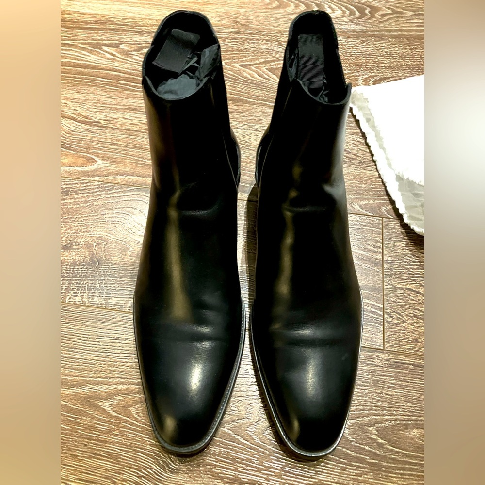Gently used YSL Chelsea boot (44US)
